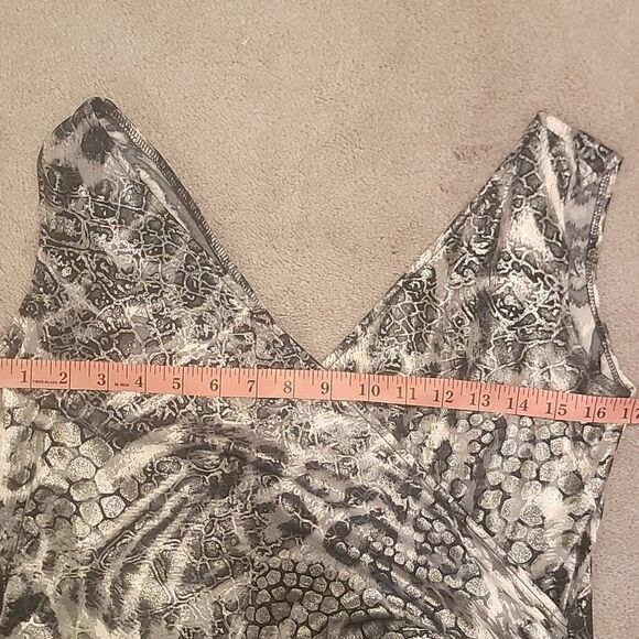 Janine Elegant Gray/silver Leopard Jumpsuit Sz M - Picture 7 of 9